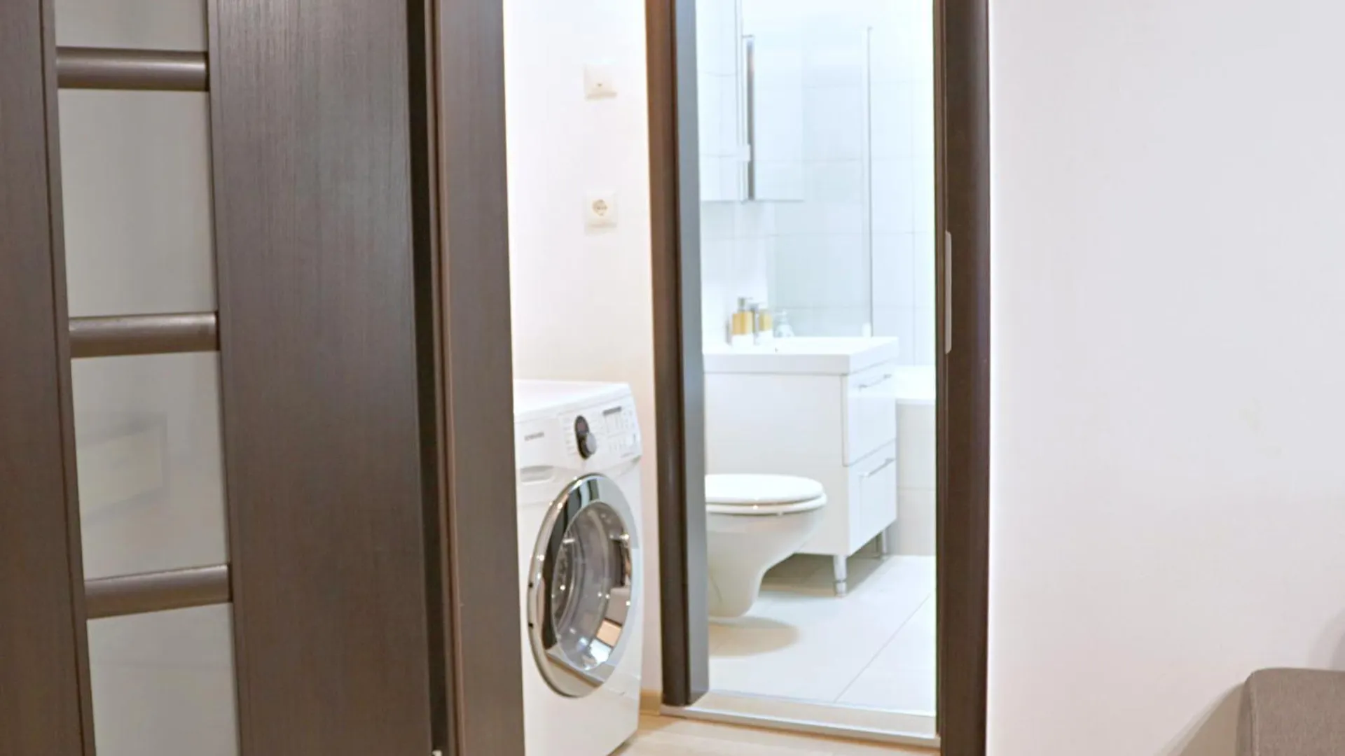 Conta I 1 Bedroom Apartment Near Tnb 布加勒斯特 0*,  罗马尼亚