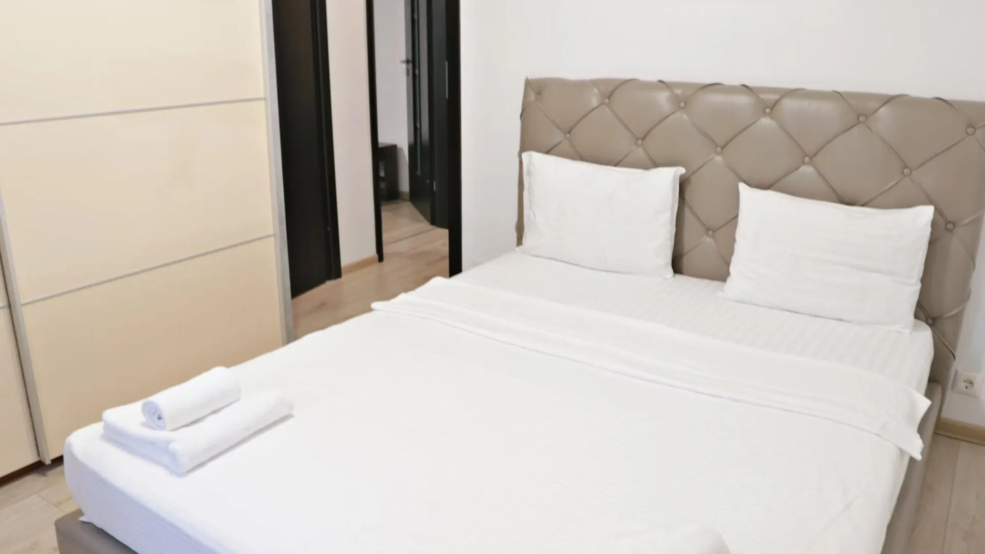 Conta I 1 Bedroom Apartment Near Tnb Bucharest