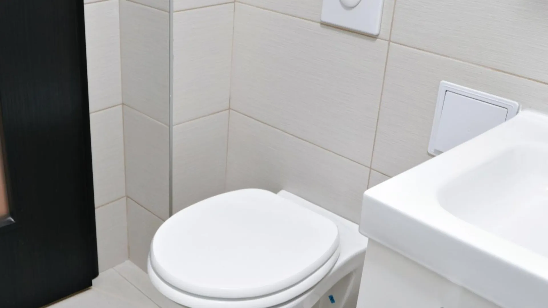 Conta I 1 Bedroom Apartment Near Tnb Bucharest Romania